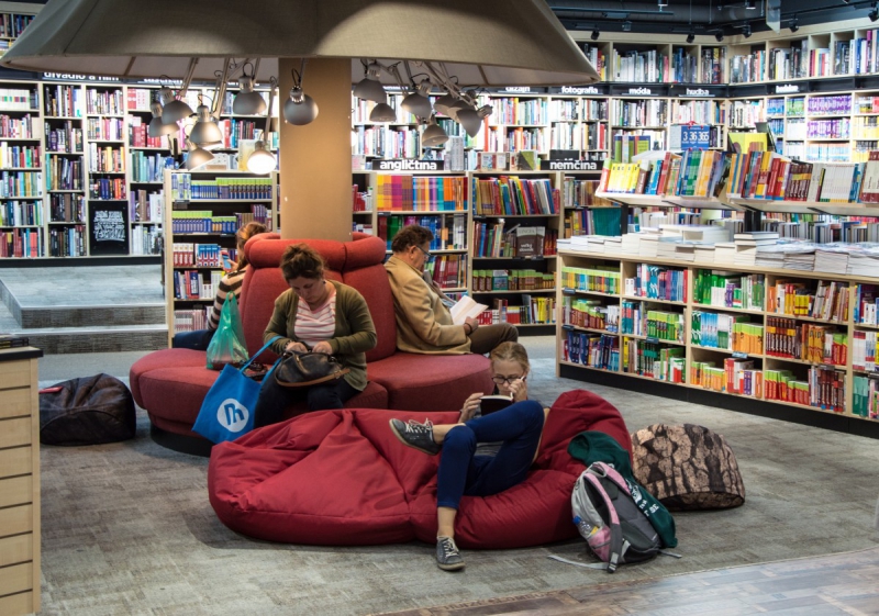 vente-SANARY SUR MER-min_books_bookstore_book_reader_readers_reading_shop_sale_books-849006